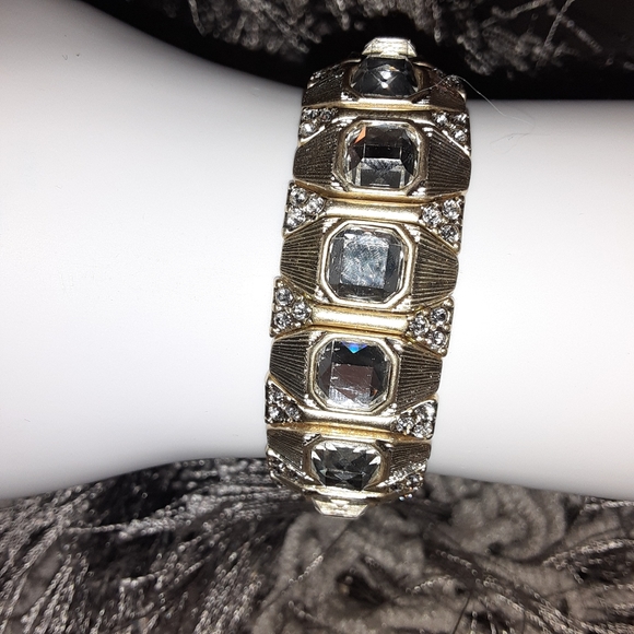 LIA SOPHIA GOLD TONE STRETCH BRACELET